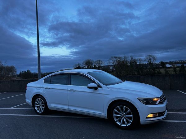 Volkswagen Passat Saloon, Diesel, 2015, White