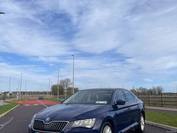 Skoda Superb Hatchback, Diesel, 2017, Blue