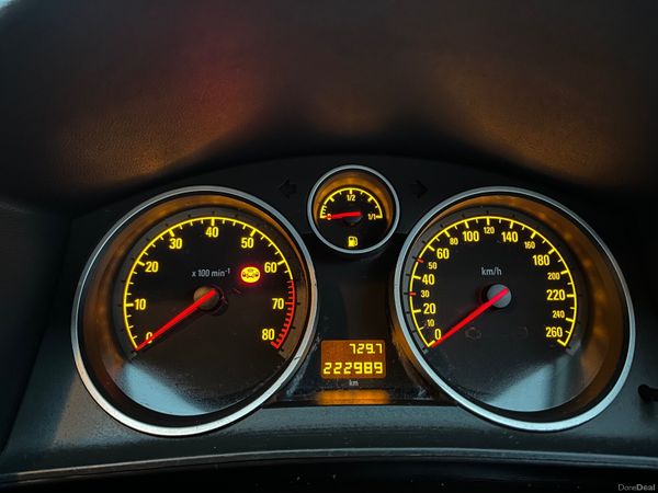 Opel Astra Hatchback, Petrol, 2008, Silver