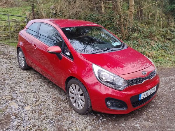 Kia Rio Hatchback, Petrol, 2012, Red