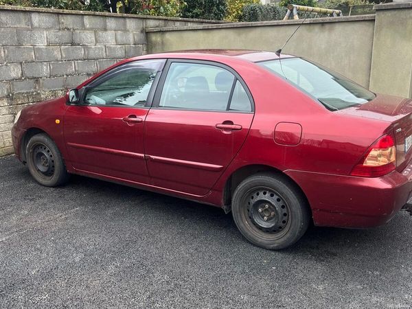 Toyota Corolla Saloon, Diesel, 2005, Red