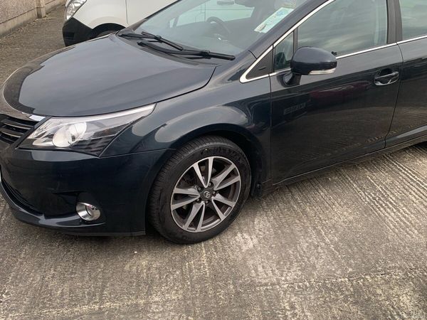 Toyota Avensis Saloon, Diesel, 2015, Grey