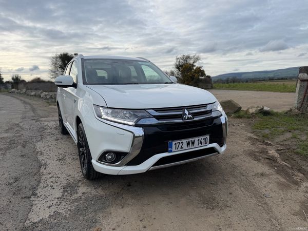 Mitsubishi Outlander SUV, Petrol Plug-in Hybrid, 2017, White