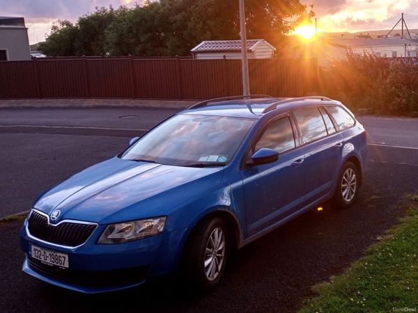Skoda Octavia Estate, Petrol, 2013, Blue
