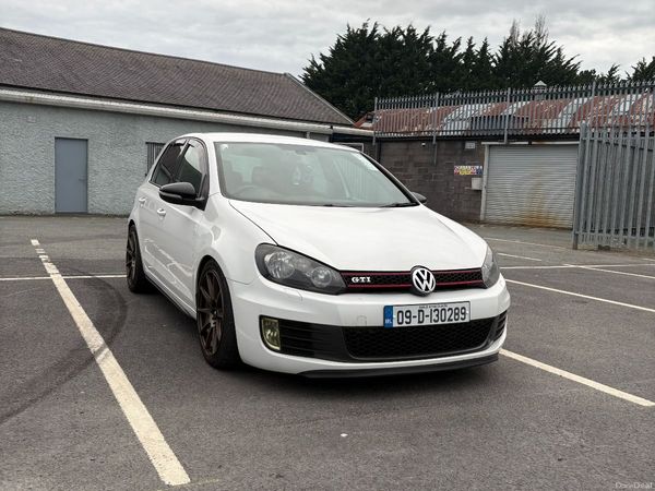 Volkswagen Golf Hatchback, Petrol, 2009, White