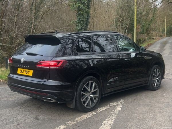 Volkswagen Touareg SUV, Diesel, 2018, Black