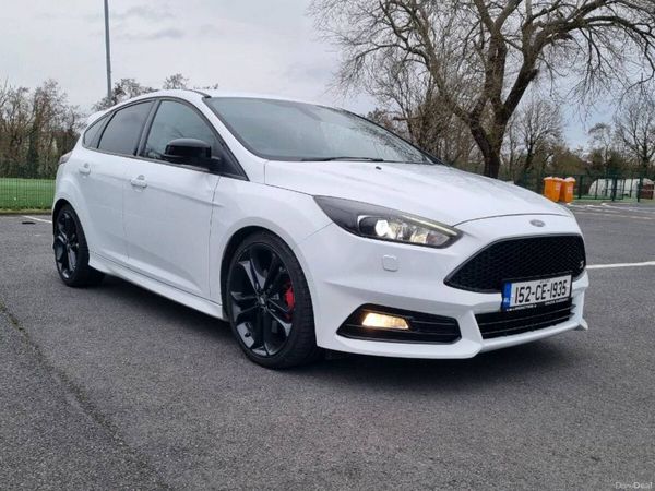 Ford Focus Hatchback, Diesel, 2015, White