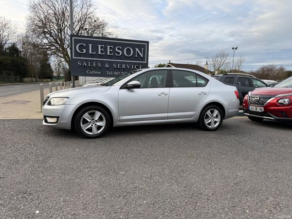 Skoda Octavia Saloon, Diesel, 2014, Silver