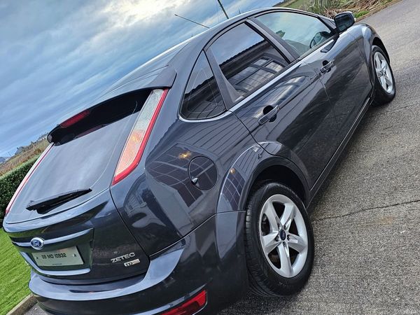 Ford Focus Hatchback, Diesel, 2009, Grey