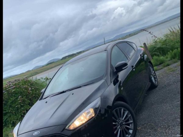 Ford Focus Hatchback, Diesel, 2017, Black