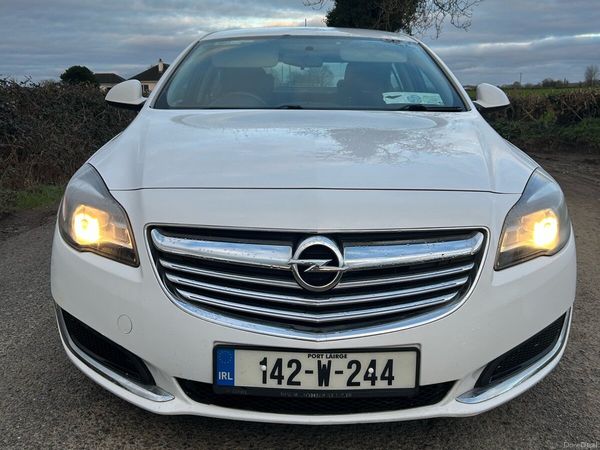 Opel Insignia Saloon, Diesel, 2014, White