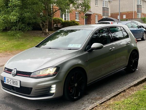 Volkswagen Golf Hatchback, Petrol, 2015, Silver