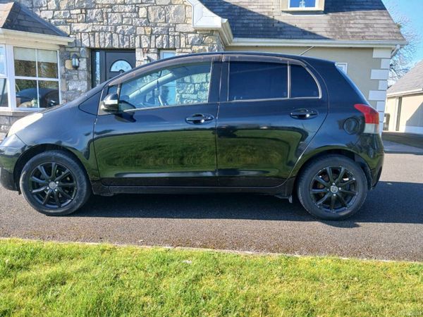 Toyota Vitz Hatchback, Petrol, 2010, Black