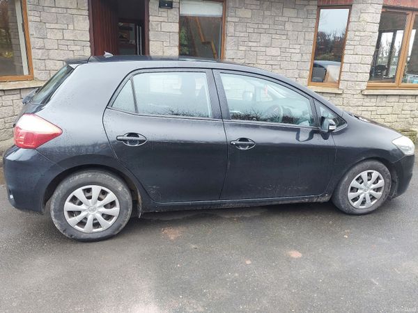 Toyota Auris Hatchback, Diesel, 2011, Black