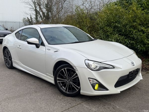 Toyota GT86 Coupe, Petrol, 2012, White