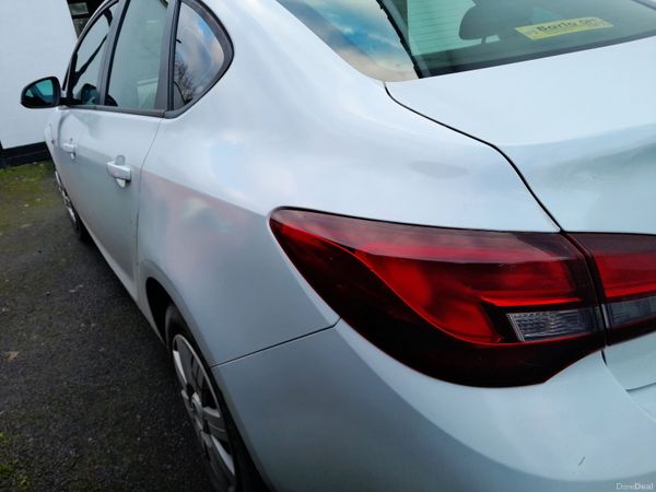 Opel Astra Saloon, Petrol, 2013, White