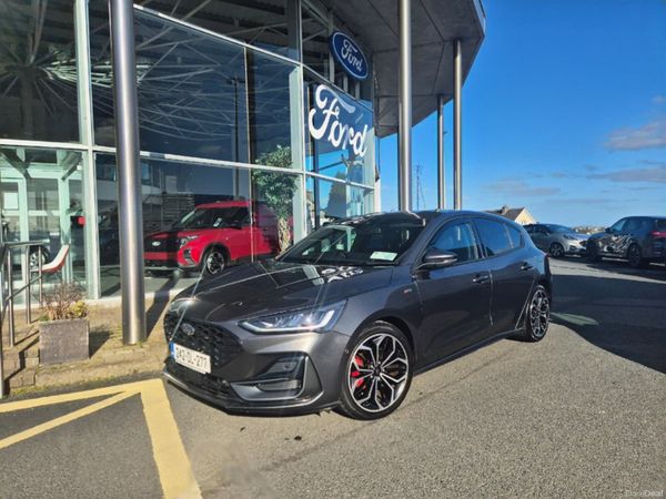 Ford Focus Hatchback, Petrol, 2024, Grey
