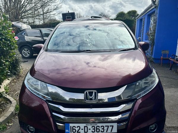 Honda Odyssey Estate, Petrol Hybrid, 2016, Red
