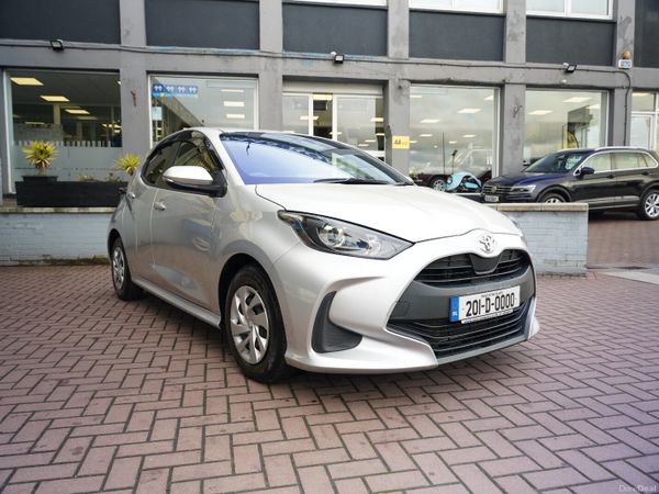Toyota Yaris Hatchback, Petrol, 2020, Silver