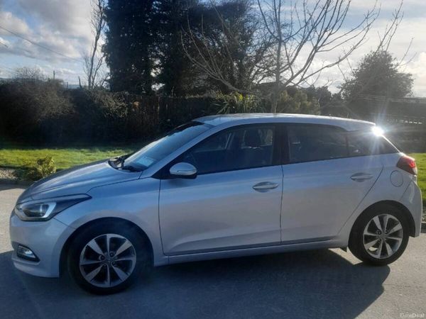 Hyundai i20 Hatchback, Petrol, 2017, Silver