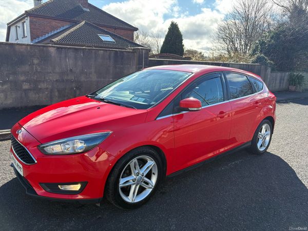 Ford Focus Hatchback, Diesel, 2015, Red