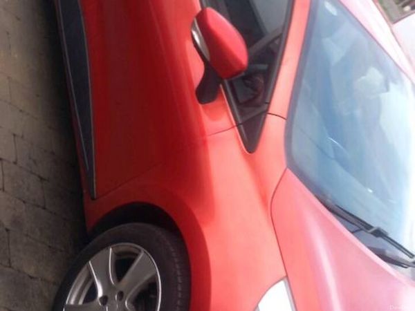 Renault Clio Hatchback, Diesel, 2014, Red
