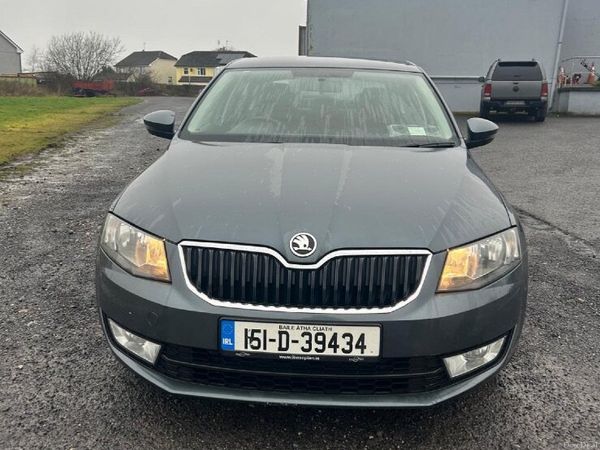 Skoda Octavia Saloon, Diesel, 2015, Grey
