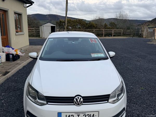 Volkswagen Polo Hatchback, Petrol, 2014, White