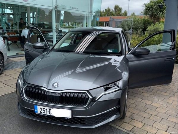 Skoda Octavia Saloon, Petrol, 2025, Grey