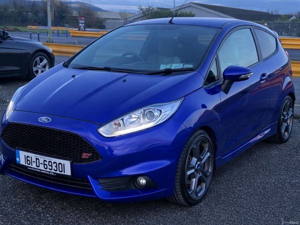 Ford Fiesta Hatchback, Petrol, 2016, Blue