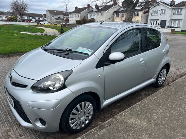 Toyota Aygo Hatchback, Petrol, 2012, Silver