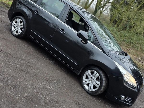 Peugeot 5008 MPV, Diesel, 2010, Grey