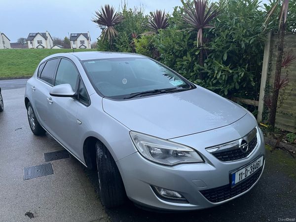 Opel Astra Hatchback, Diesel, 2011, Silver