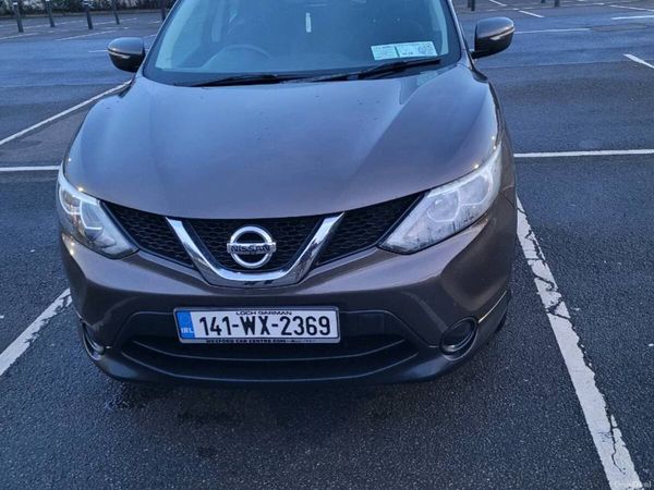 Nissan Qashqai Hatchback, Diesel, 2014, Brown