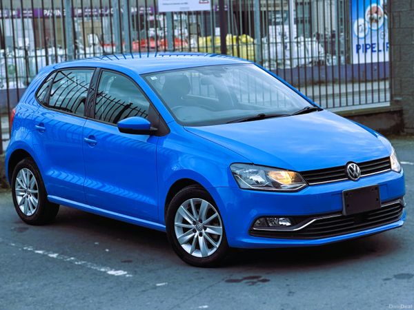 Volkswagen Polo Hatchback, Petrol, 2014, Blue