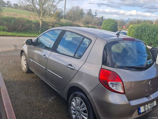 Renault Clio Hatchback, Ethanol Petrol, 2010, Gold