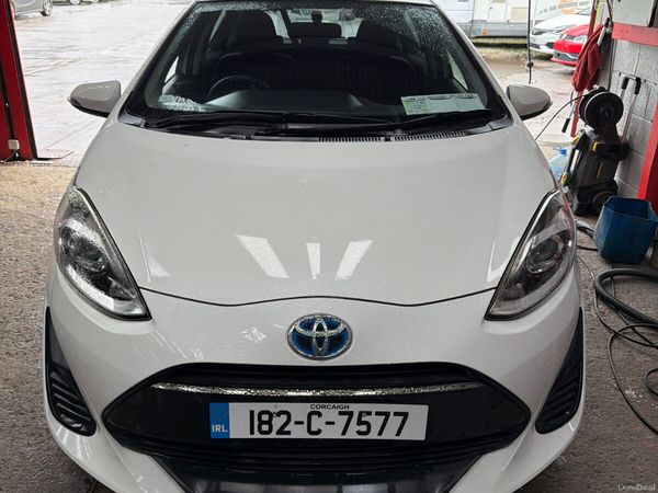 Toyota Aqua Hatchback, Petrol Hybrid, 2018, White