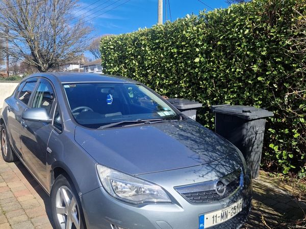 Opel Astra Hatchback, Diesel, 2011, Silver