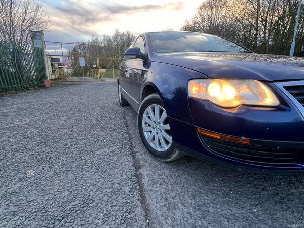 Volkswagen Passat Saloon, Petrol, 2005, Blue