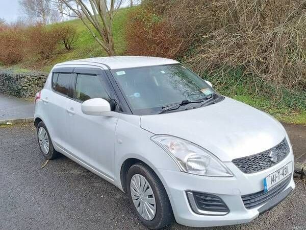 Suzuki Swift Hatchback, Petrol, 2014, White
