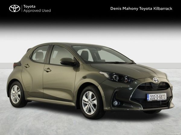 Toyota Yaris Hatchback, Petrol Hybrid, 2023, Green