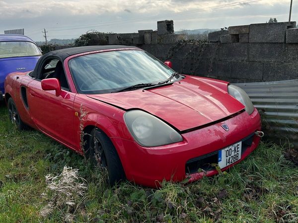 Toyota Other Convertible, Petrol, 2000, Red