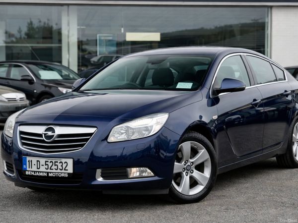 Vauxhall Insignia Hatchback, Diesel, 2011, Blue