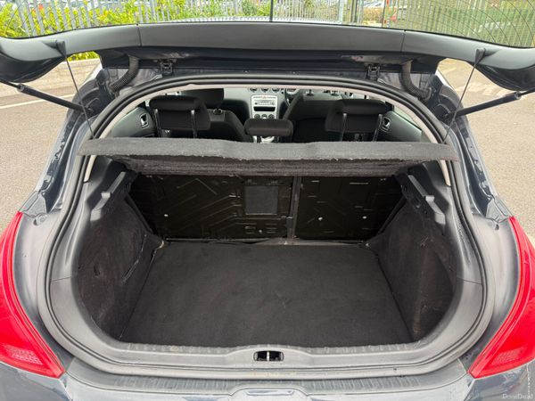 Peugeot 308 Hatchback, Diesel, 2012, Grey