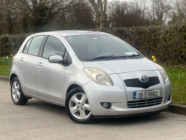 Toyota Yaris Hatchback, Petrol, 2006, Silver