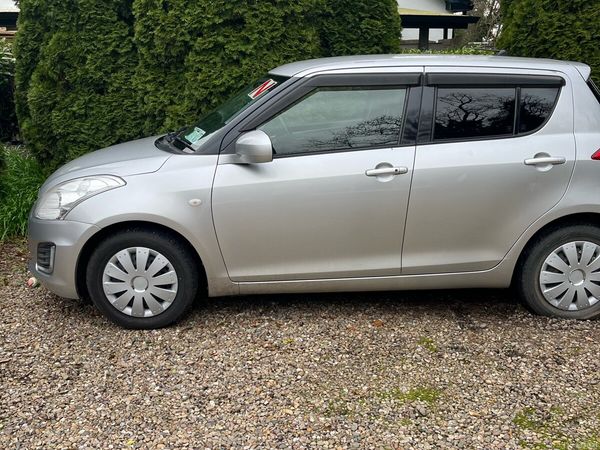 Suzuki Swift Hatchback, Petrol, 2016, Silver