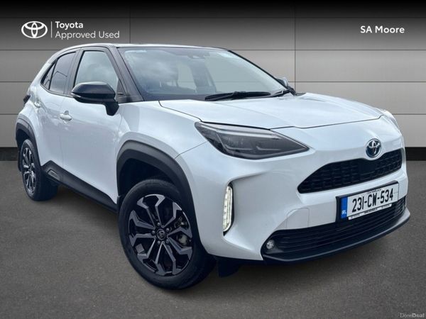 Toyota Yaris Cross Hatchback, Petrol Hybrid, 2023, White