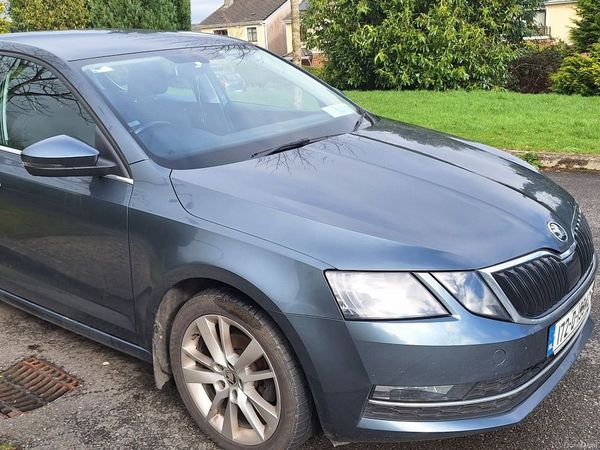 Skoda Octavia Saloon, Diesel, 2017, Grey