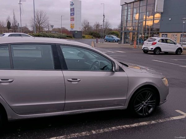 Skoda Superb Hatchback, Diesel, 2014, Beige