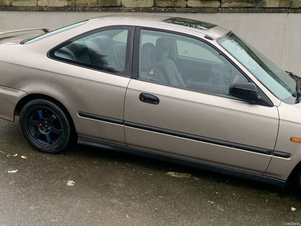 Honda Civic Coupe, Petrol, 2000, Gold